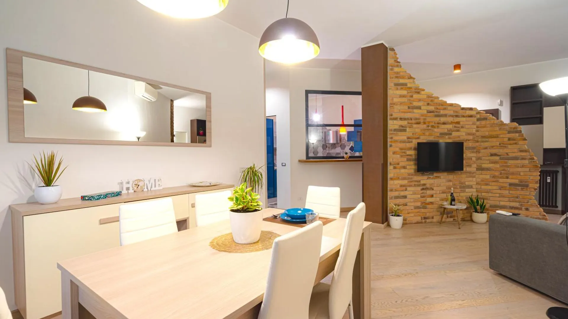 Eternal Rome Apartment Vaticano contacts
